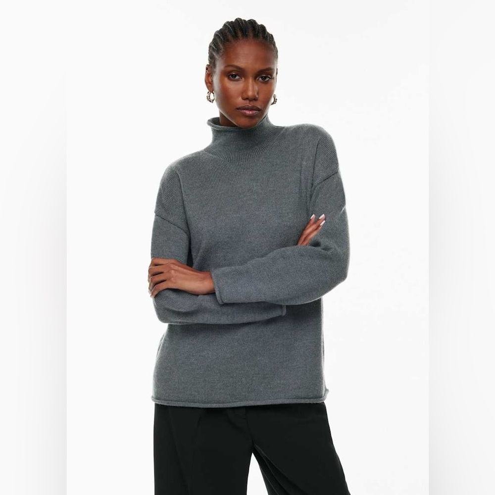 Aritzia Women's Gray Turtleneck Sweater